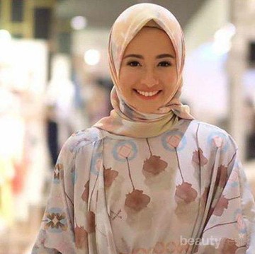 Floral for Hijab Outfit? Why Not! Ini Dia Beberapa Inspirasi Outfit Atasan Bunga-Bunga untuk Kamu!