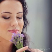Stres dan Bad Mood Berkepanjangan? Manfaatkan 9 Aromaterapi Ini Saja Ladies!