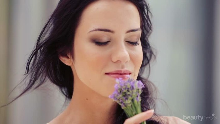 Stres dan Bad Mood Berkepanjangan? Manfaatkan 9 Aromaterapi Ini Saja Ladies!