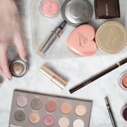Pakai Makeup Sekaligus Skincare? Pilih 5 Produk Two in One Ini Aja Ladies!