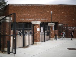 Gubernur New York Tetap Buka Sekolah di Tengah Lonjakan Omicron