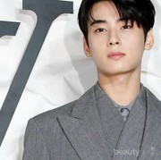 Penampilan Terbaru Cha Eunwoo di Event Louis Vuitton, Gorgeous!