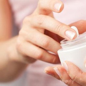 Hati-Hati Ladies! Kandungan dalam Produk Pemutih Kulit Ini Ternyata Berbahaya!