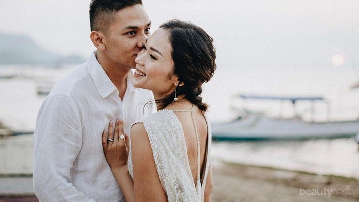 Ayla Dimitri Rayakan Pernikahan dengan Gelar Pesta BBQ di Labuan Bajo