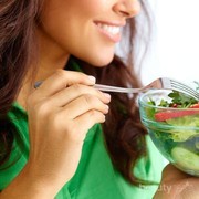 6 Selebriti Cantik Ini Sukses Melakukan Diet Vegetarian, Patut Kamu Tiru!