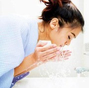 Apakah Harus Re-apply Skincare Setelah Berwudhu? Ternyata...