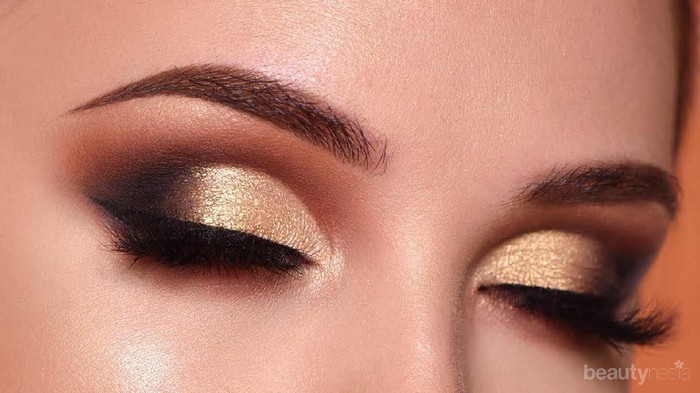 Ingin Tampil Beda? Inspirasi Gold Eye Makeup Ini Bisa Kamu Coba