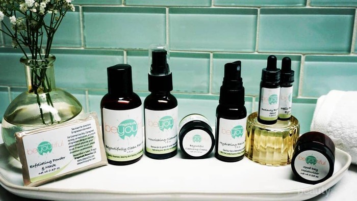 5 Rekomendasi Online Shop yang Menjual Makeup Share in Jar