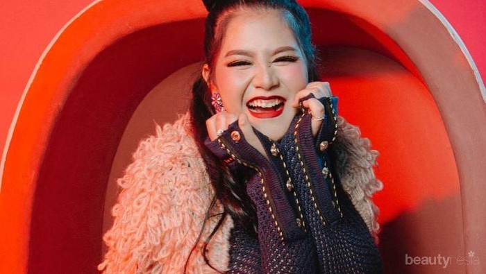 Makin Berkelas, Intip 8 Gaya Fashion Ayang Kahiyang Makin Berkelas, Intip 8 Gaya Fashion Ayang Kahiyang