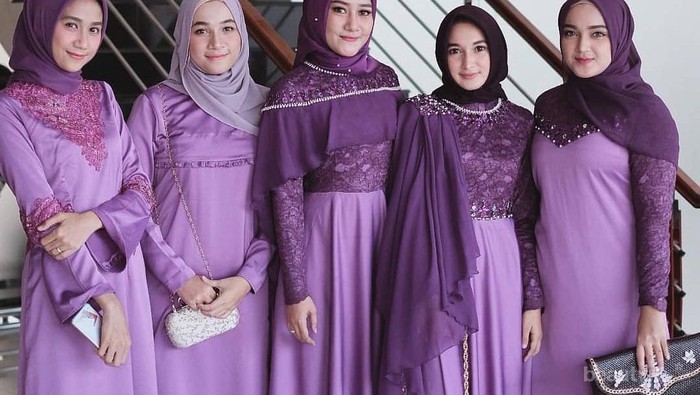 Tampil Cantik dan Playful, Ini Inspirasi Bridesmaid Dress Warna Ungu Tampil Cantik dan Playful, Ini Inspirasi Bridesmaid Dress Warna Ungu