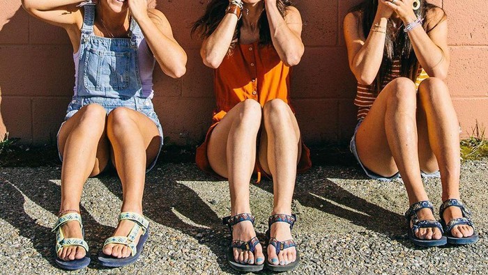 6 Merk Sandal Cantik yang Bisa Kamu Pakai untuk Liburan, Nyaman Banget!