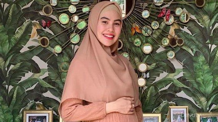 Beragam Alasan Artis Putuskan Berhijab, Mimpi Meninggal Jadi Alasan