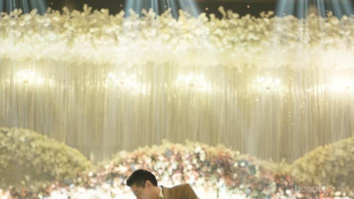 Selain Cut Meyriska, 4 Artis Ini Juga Menikah dengan Pasangan Berdarah Tionghoa