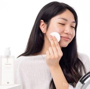 Sebaiknya Gunakan Toner Pakai Kapas atau Tangan?