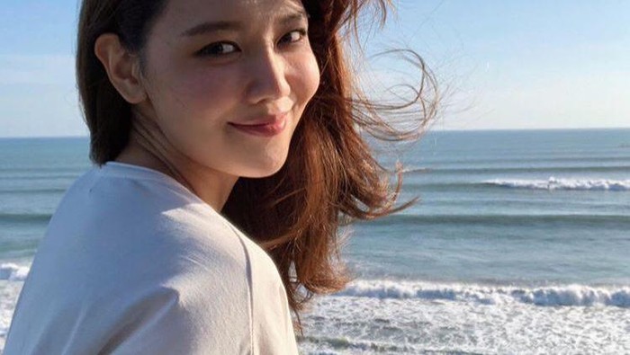 Selalu Tampil Stylish, 8 Outfit ala Sooyoung Choi SNSD Ini Bisa Jadi Inspirasi