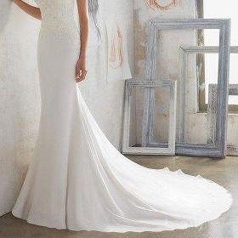 dress untuk orang pendek Model Dress yang Cocok untuk Badan Kurus dan Pendek Biar Terlihat Tinggi