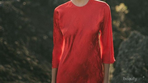 Sukses Debut Jadi Hantu Dalam Danur 3 Ini Potret Model Nyentrik Hayati Azis Sukses Debut Jadi Hantu Dalam Danur 3 Ini Potret Model Nyentrik Hayati Azis