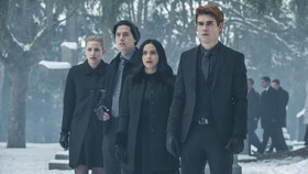 Riverdale Ditangguhkan usai Anggota Tim Kontak Pasien Corona