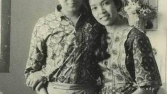 Kumpulan Foto Lawas BJ Habibie yang Tampan dari Kecil Hingga Menikah