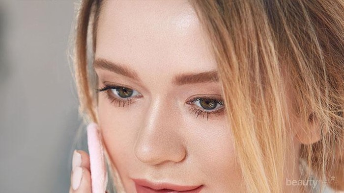 5 Rekomendasi Bedak Two Way Cake Lokal Tahan Lama di Bawah Rp100 Ribu