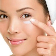 Tidak Hanya untuk Mata, Ini Lho 5 Manfaat Lain dari Eye Cream