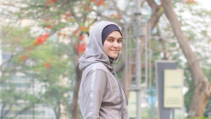 Cantik dan Bugar, Begini Potret Zee Zee Shahab yang Hobi Olahraga Lari
