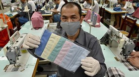 Raksasa Otomotif Italia Disebut Bantu Produksi 1 Juta Masker