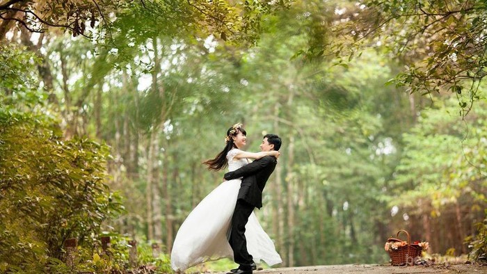 Deretan Pernikahan Unik dan Nyeleneh yang Viral di Media Sosial