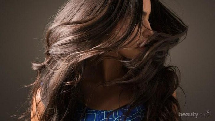 Penyebab dan Cara Mengatasi Rambut Lepek