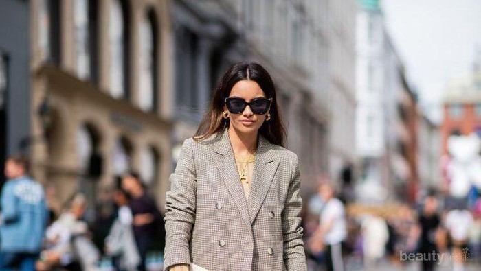 Selain untuk Acara Formal, Ini Rekomendasi Outfit Paduan Blazer dengan Denim