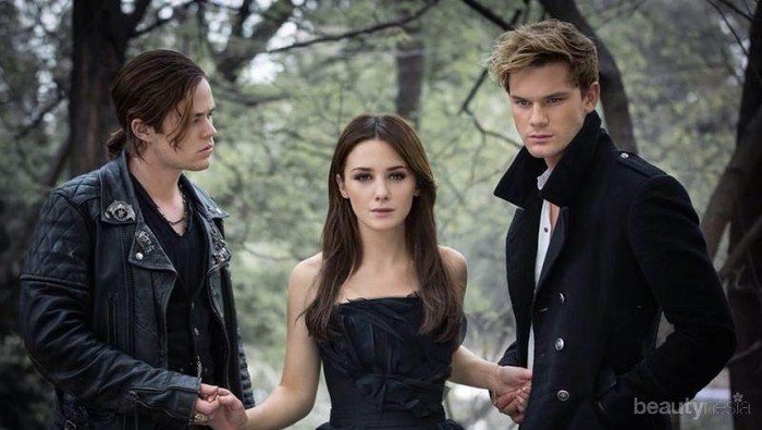 3 Tips Ampuh untuk Mengatasi Masalah Cinta Segitiga!