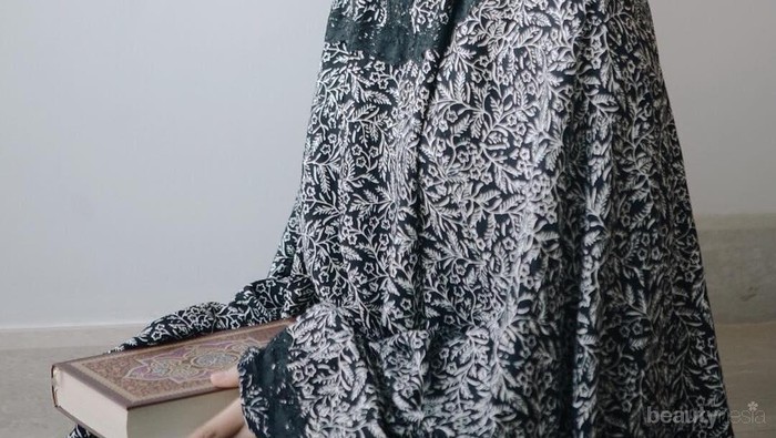 6 Tips Memelihara Mukena agar Awet dan Bersih