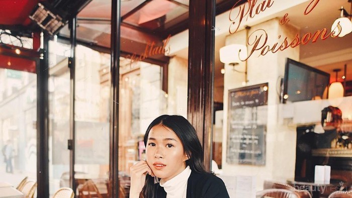 8 Style Ala Cindy Karmoko untuk Tampil Chic dan Fashionable ke Kantor