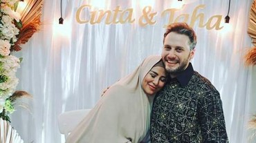 img-title Resmi Nikahi Pria Turki, Cinta Penelope Ijab Kabul Pakai 3 Bahasa