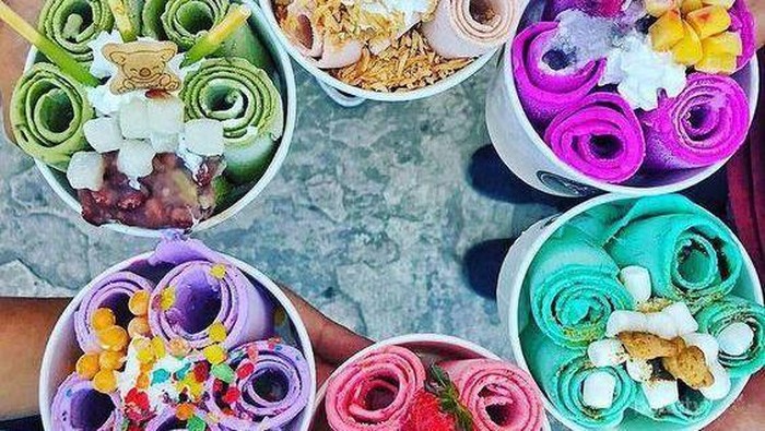 Yuk, Buat Es Krim Gulung Sendiri dengan Cara Mudah Ini