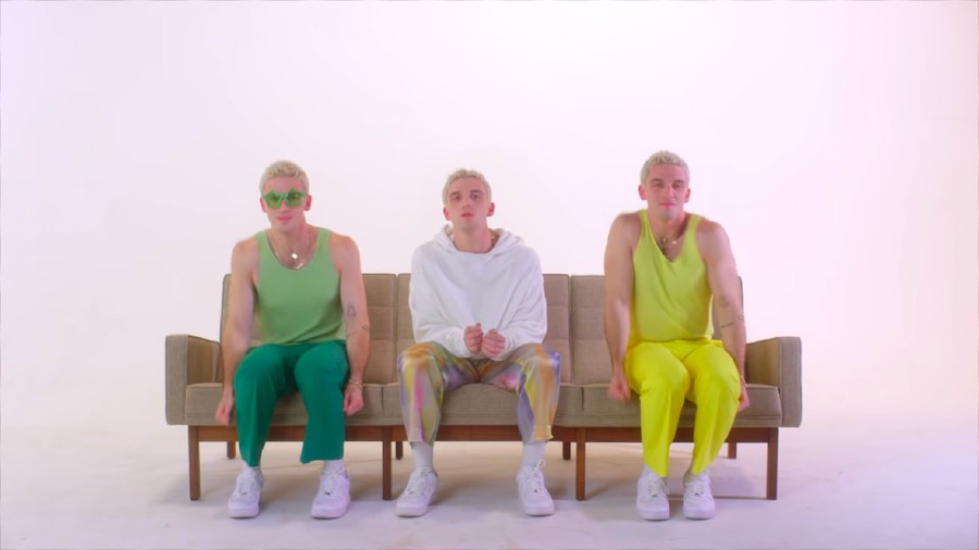 Lirik lagu baru milik Lauv yang berjudul Invisible Things dalam lagu how i'm feeling.