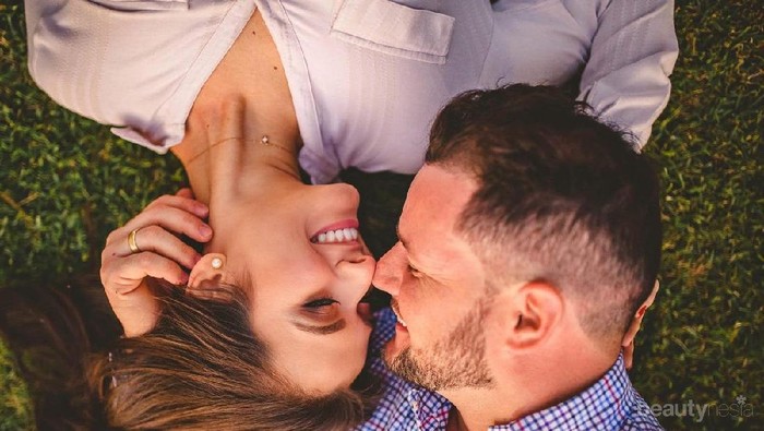 Beda Ekspresi Cinta Cewek dan Cowok Ketika LDR, Mau Tahu?