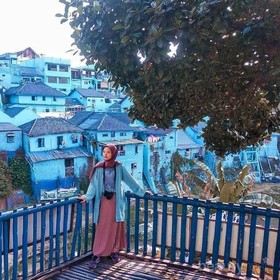 Spot Foto di Kampung Biru Arema, Wisata Malang yang Lagi Hits
