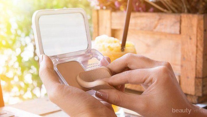 Cari Two Way Cake Anti Cracking? Catat Rekomendasi dari Beautynesia!