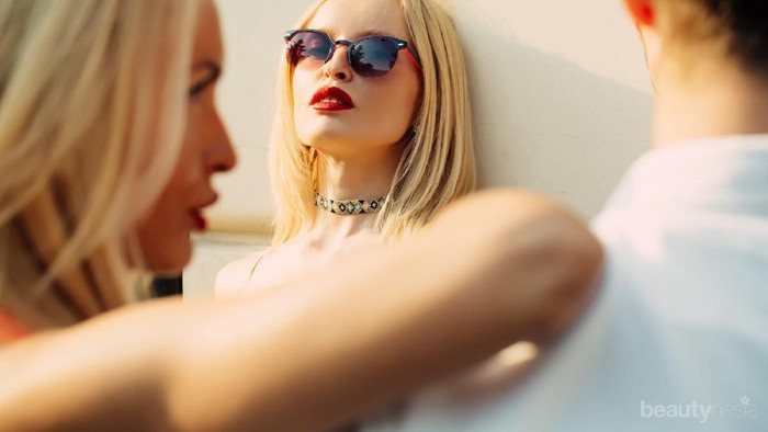 Terlanjur Naksir Pacar Orang, Lalu Harus Gimana?