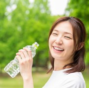 Diet Air Putih Bisa Turunkan Berat Badan Hingga 20 Kg, Benarkah?