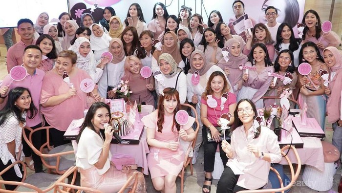 Pink by Pure Beauty Kini Hadir di Watsons, Intip Keseruan Acara Launching Ini yuk!