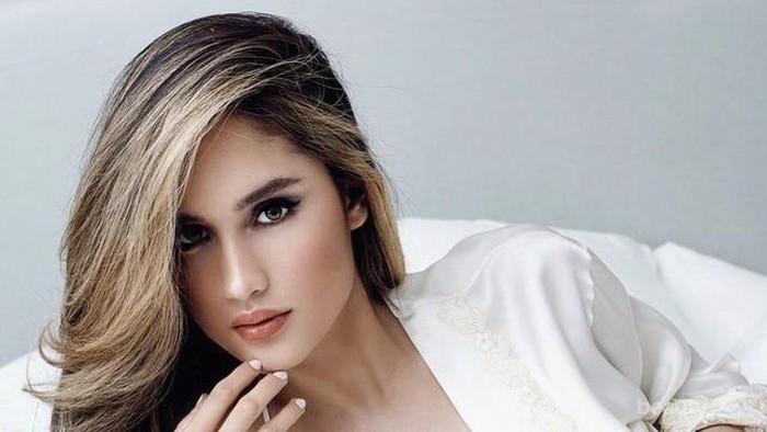 Cantik dan Seksi, Begini Potret Cinta Laura Liburan di Bali