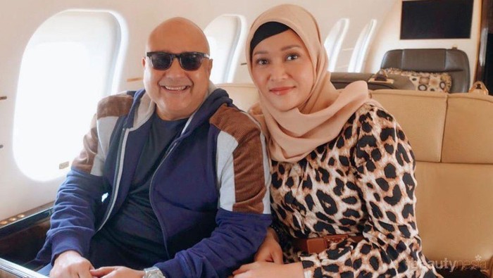 Umroh Bersama Sang Suami, Maia Estianty Tampil Lebih Cantik dalam Balutan Hijab