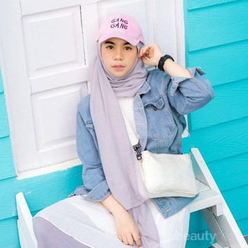 Inspirasi Padu Padan Hijab dan Topi! Dijamin Bikin Kamu Tampil Beda