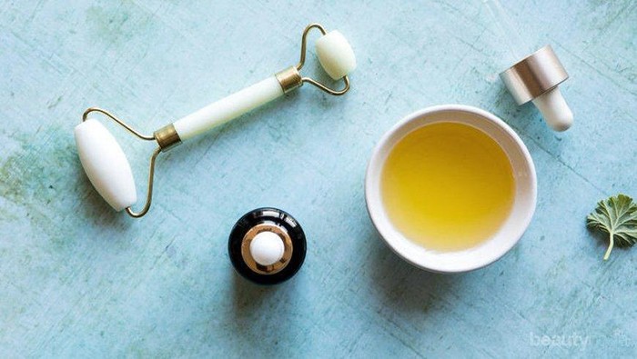 Jangan Sepelekan, Ini Alasan Kamu Wajib Cuci Face Roller