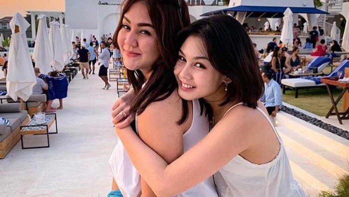 Kakak Adik yang Kompak Terjun di Industri Hiburan Indonesia