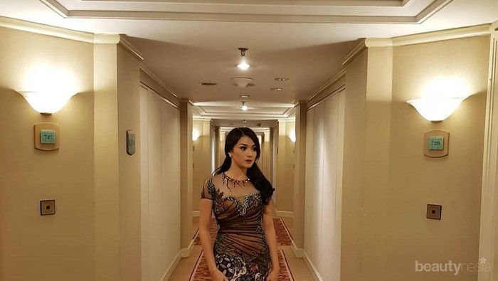 5 Gaya Cantik Dara The Virgin Saat Pakai Kebaya yang Bisa Jadi Inspirasi