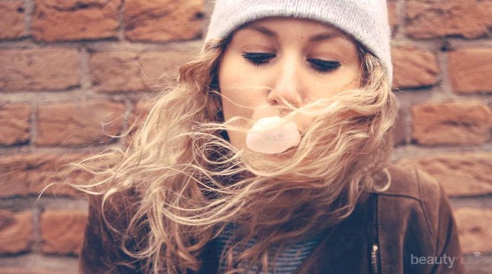 Jangan Panik! Ini Cara Ampuh Mengatasi Rambut yang Terkena Permen Karet