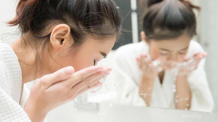 5 Produk Jepang Terbaik untuk Double Cleansing